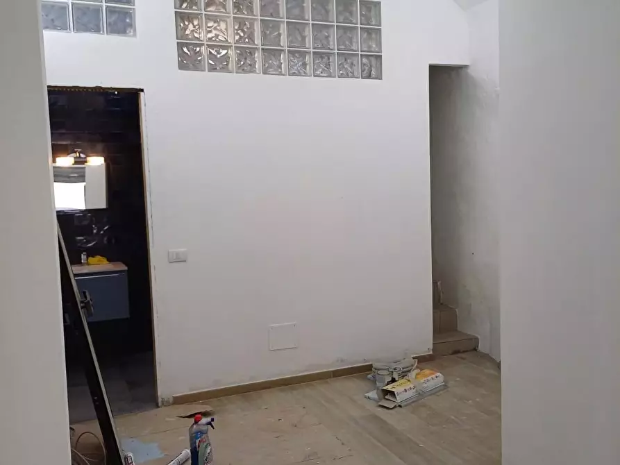 Immagine 12 di Locale commerciale in affitto  a Pisa