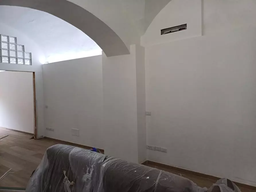 Immagine 2 di Locale commerciale in affitto  a Pisa