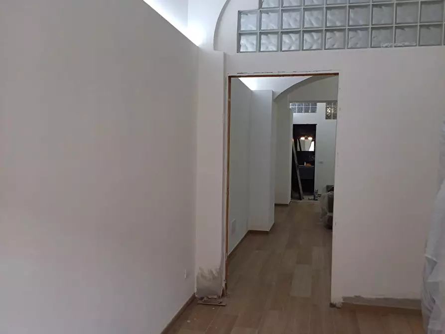 Immagine 15 di Locale commerciale in affitto  a Pisa