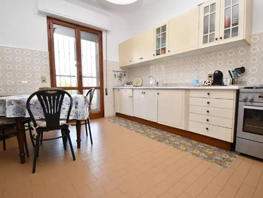 Immagine 9 di Villa in vendita  a Pietrasanta