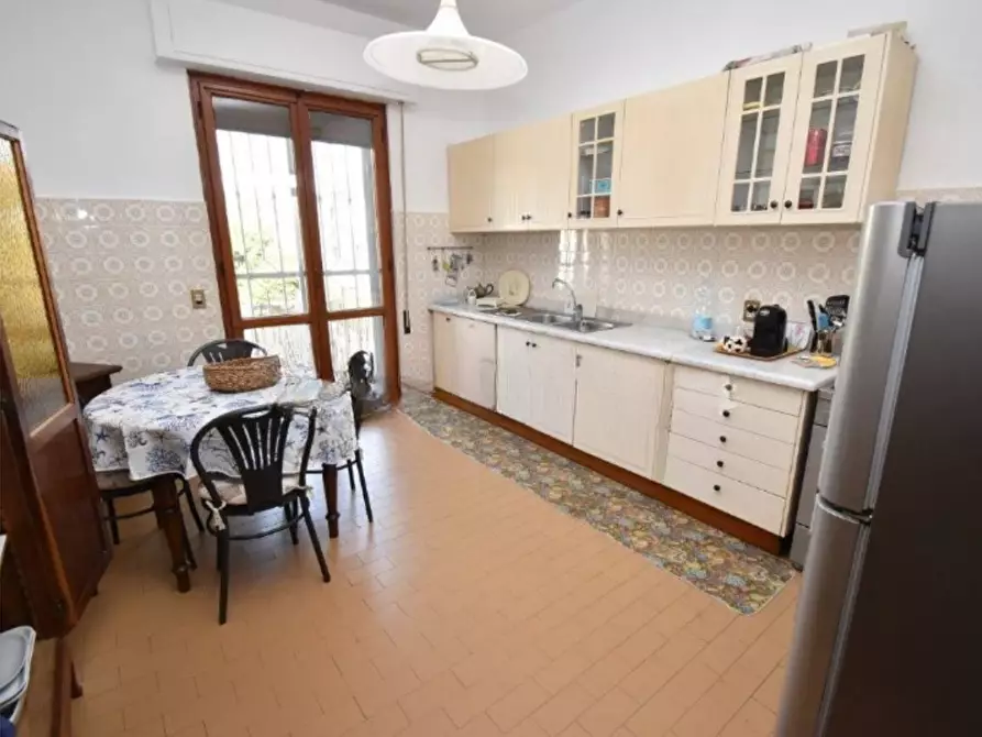 Immagine 8 di Villa in vendita  a Pietrasanta