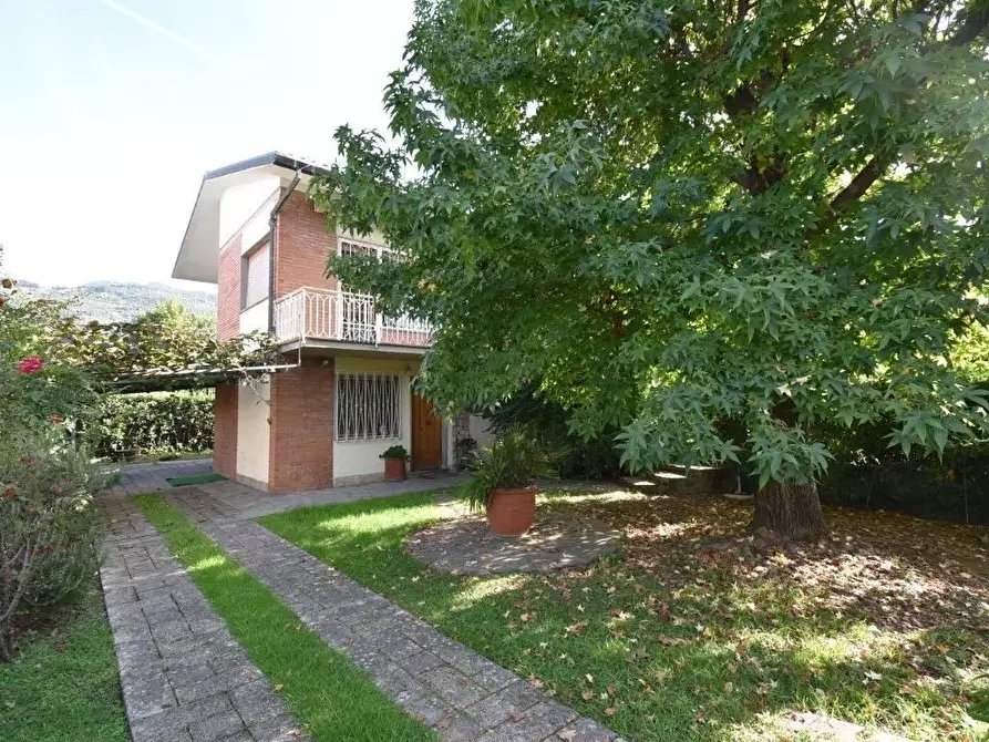 Immagine 10 di Villa in vendita  a Pietrasanta