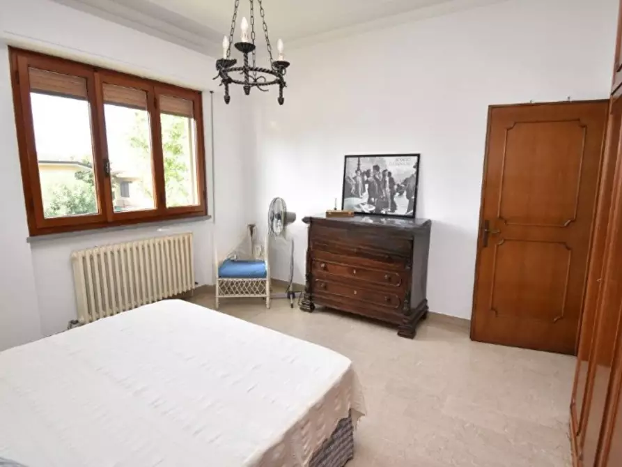 Immagine 19 di Villa in vendita  a Pietrasanta