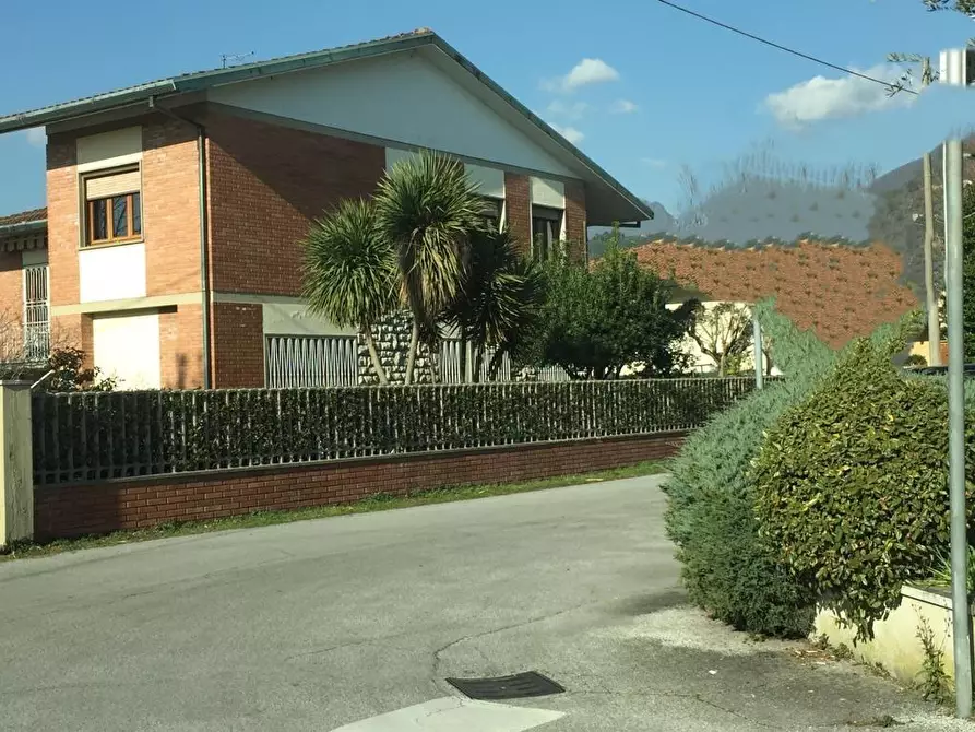 Immagine 7 di Villa in vendita  a Pietrasanta