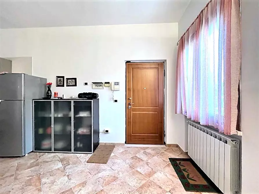 Immagine 2 di Appartamento in vendita  a Massa