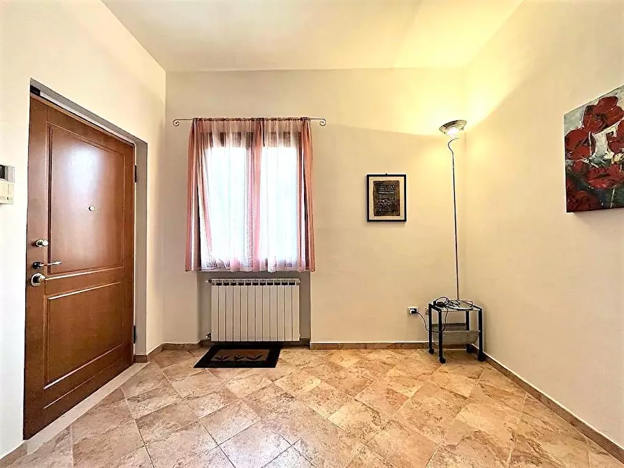 Immagine 4 di Appartamento in vendita  a Massa