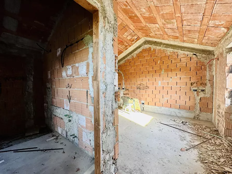 Immagine 14 di Casa indipendente in vendita  a Seravezza