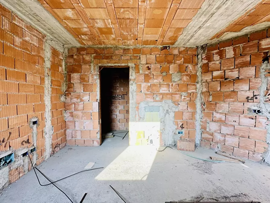 Immagine 12 di Casa indipendente in vendita  a Seravezza