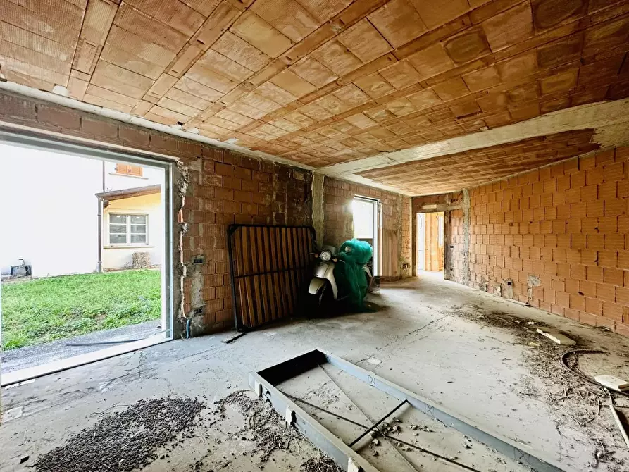 Immagine 7 di Casa indipendente in vendita  a Seravezza