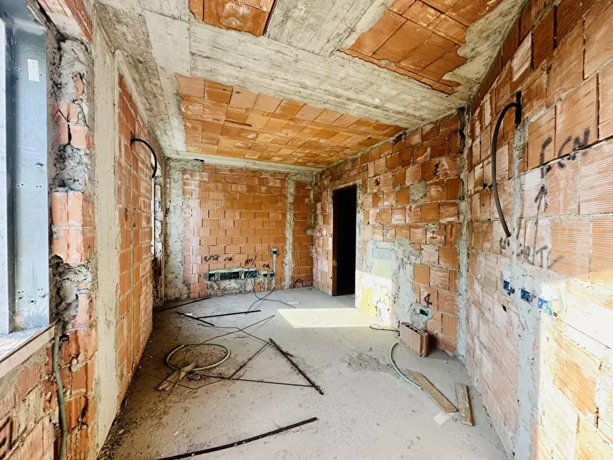 Immagine 11 di Casa indipendente in vendita  a Seravezza