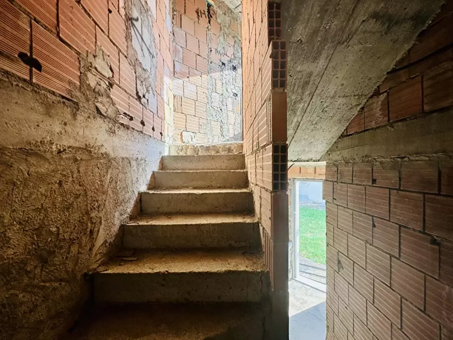 Immagine 9 di Casa indipendente in vendita  a Seravezza