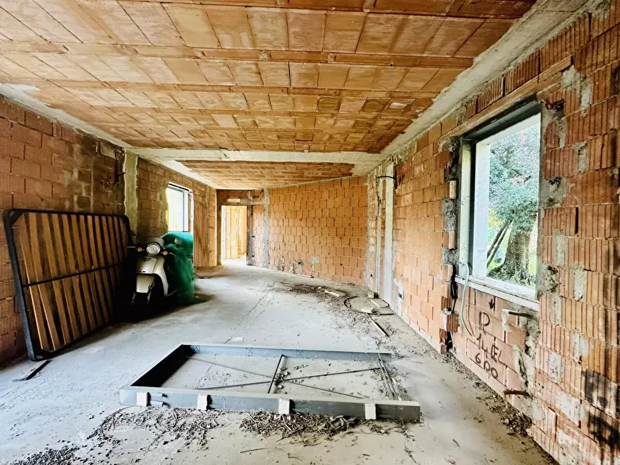 Immagine 6 di Casa indipendente in vendita  a Seravezza