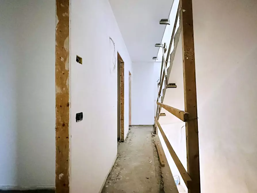 Immagine 7 di Villetta a schiera in vendita  a Seravezza