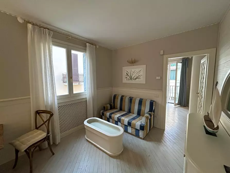 Immagine 2 di Appartamento in affitto  a Forte Dei Marmi