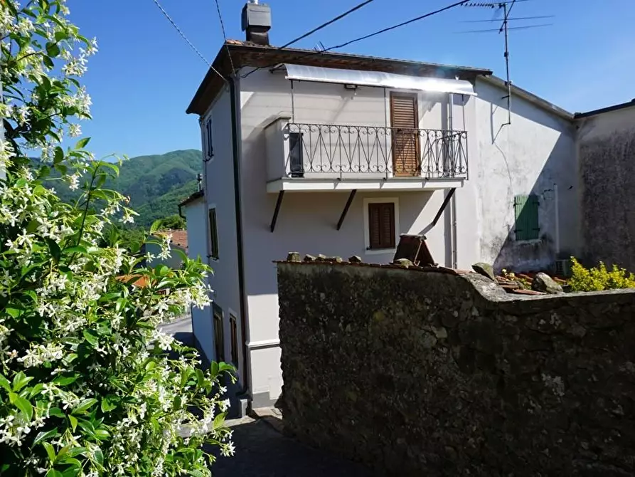 Immagine 1 di Terratetto in vendita  a Bagni Di Lucca