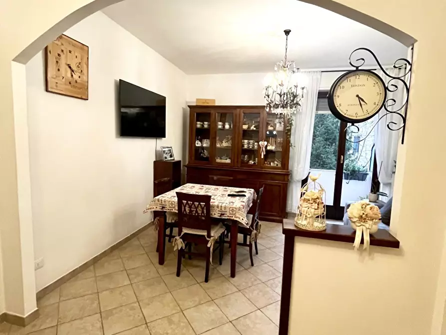 Immagine 5 di Appartamento in vendita  a Massa