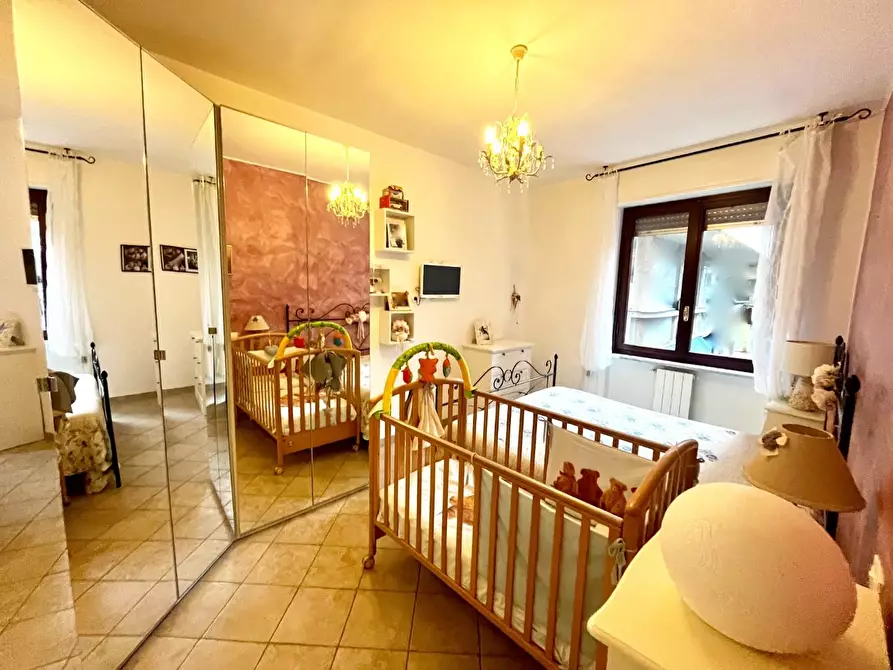 Immagine 11 di Appartamento in vendita  a Massa