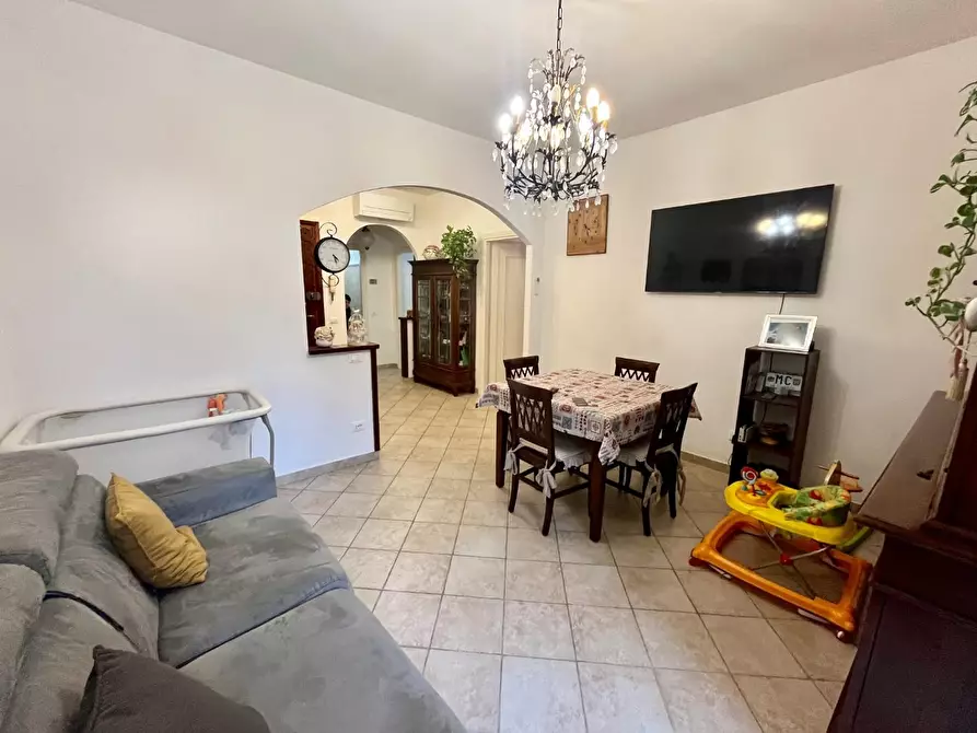 Immagine 4 di Appartamento in vendita  a Massa