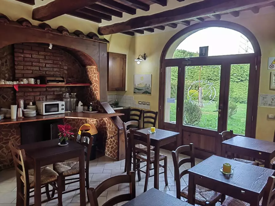 Immagine 13 di Casa colonica in vendita  a Siena