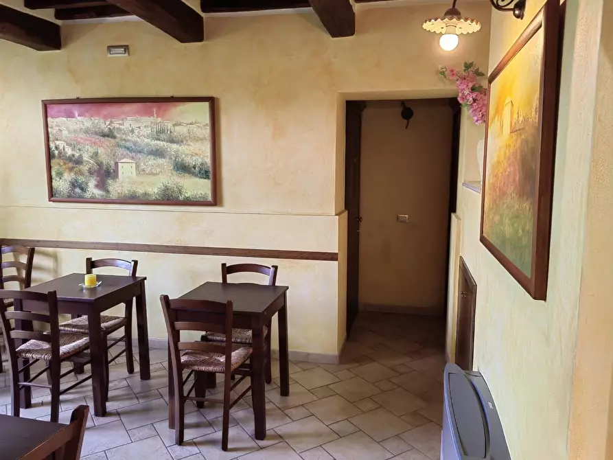 Immagine 14 di Casa colonica in vendita  a Siena