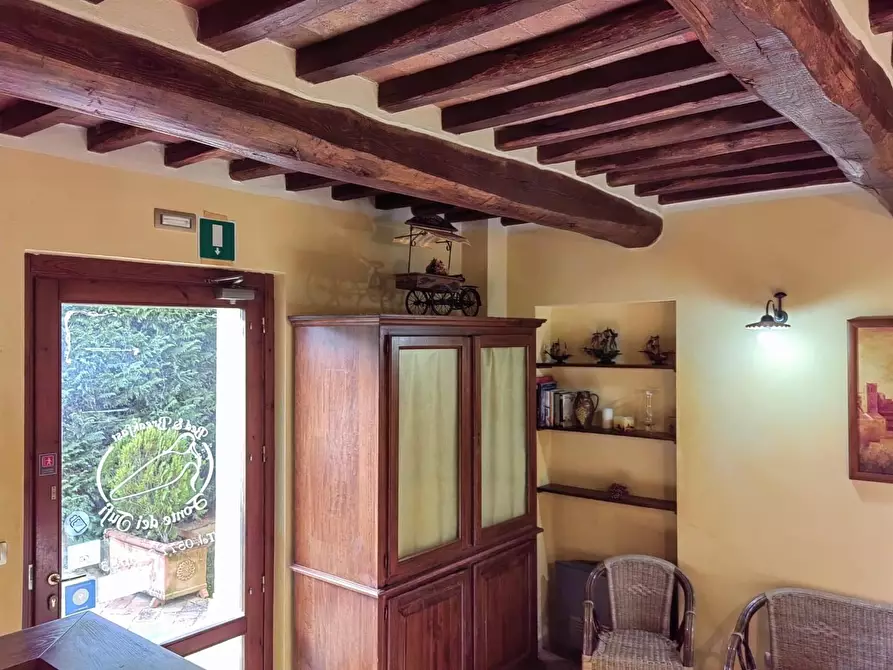 Immagine 16 di Casa colonica in vendita  a Siena