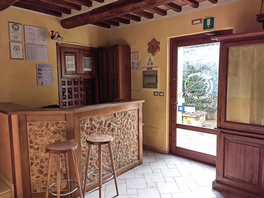 Immagine 12 di Casa colonica in vendita  a Siena