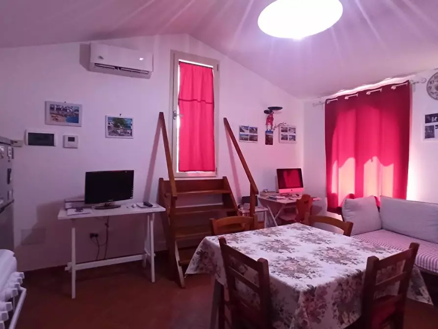 Immagine 11 di Appartamento in vendita  a Pistoia