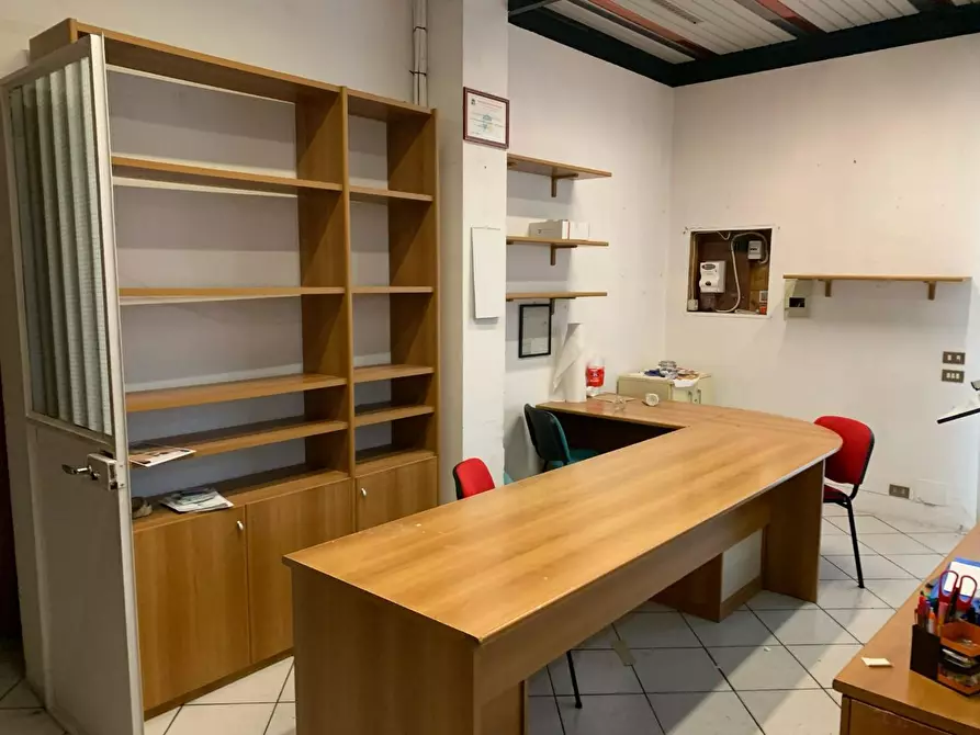 Immagine 25 di Magazzino in affitto  a Altopascio