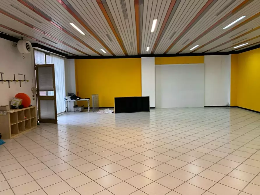 Immagine 39 di Magazzino in affitto  a Altopascio