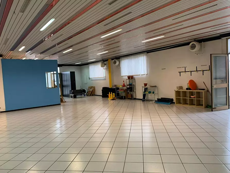 Immagine 48 di Magazzino in affitto  a Altopascio