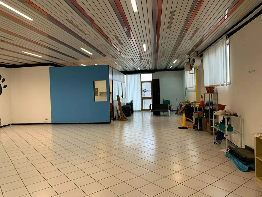 Immagine 45 di Magazzino in affitto  a Altopascio