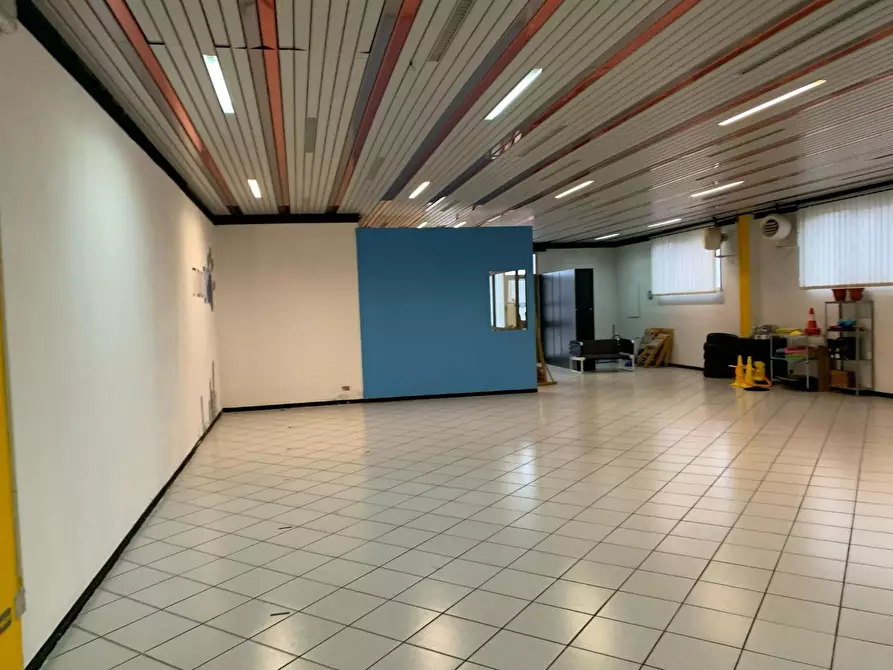 Immagine 52 di Magazzino in affitto  a Altopascio