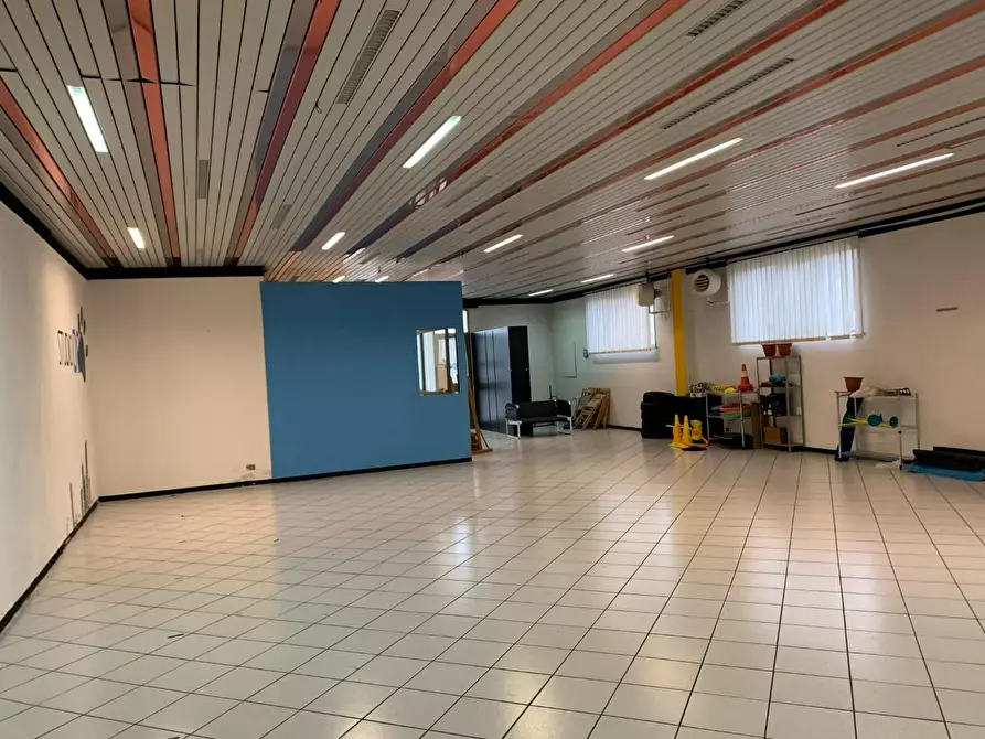 Immagine 47 di Magazzino in affitto  a Altopascio