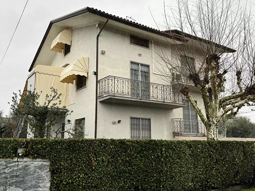 Immagine 1 di Casa indipendente in vendita  a Pietrasanta