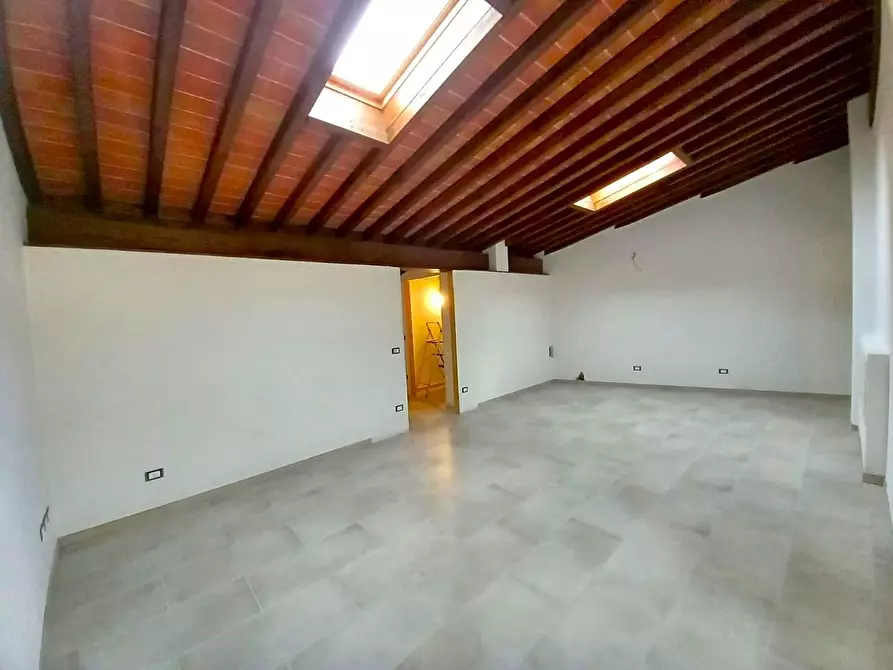 Immagine 7 di Appartamento in vendita  a Vecchiano