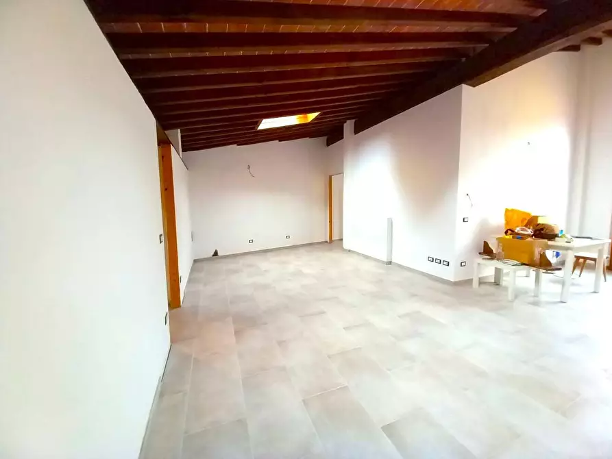 Immagine 6 di Appartamento in vendita  a Vecchiano