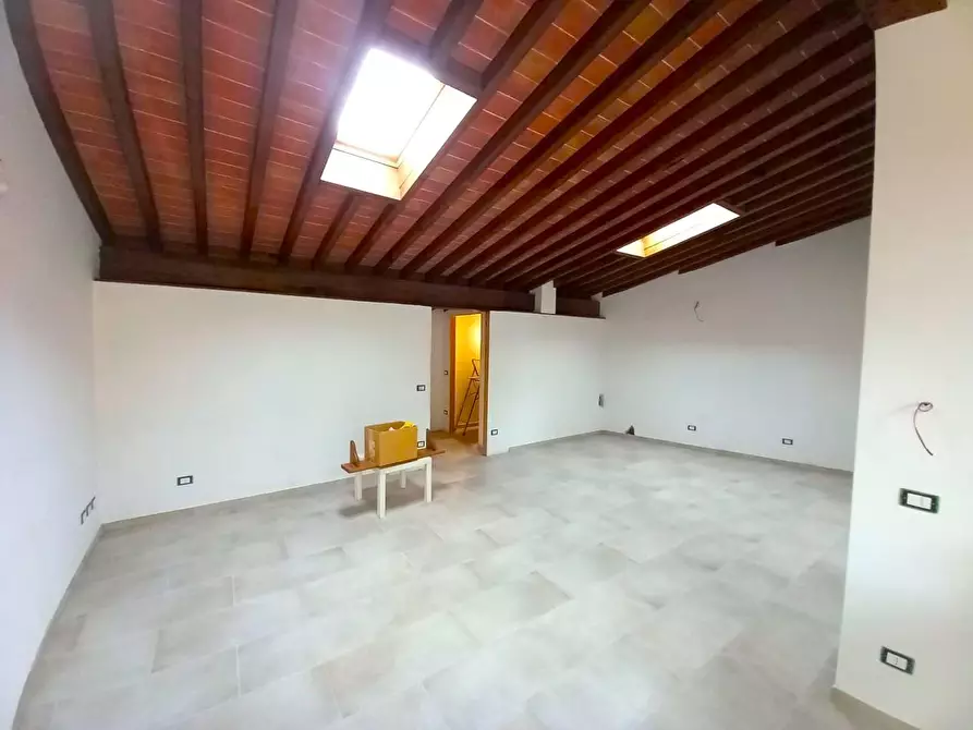 Immagine 4 di Appartamento in vendita  a Vecchiano