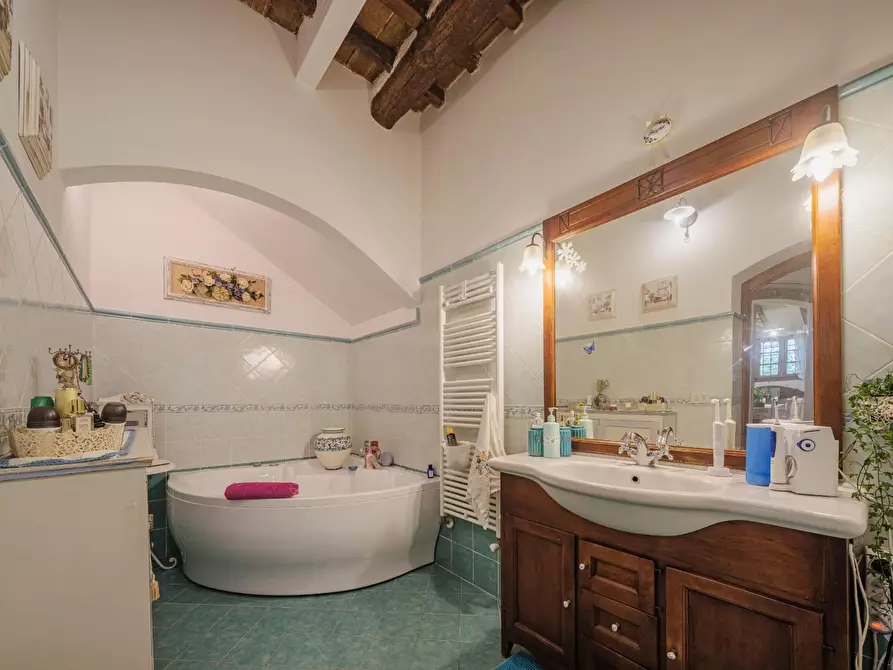 Immagine 27 di Rustico / casale in vendita  a Crespina Lorenzana