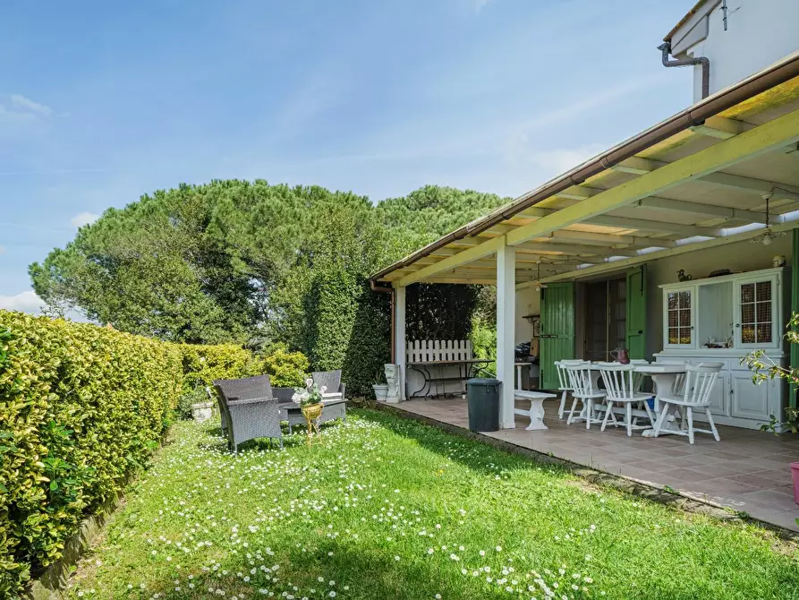 Immagine 2 di Rustico / casale in vendita  a Crespina Lorenzana