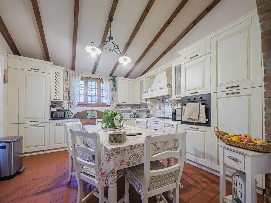 Immagine 11 di Rustico / casale in vendita  a Crespina Lorenzana