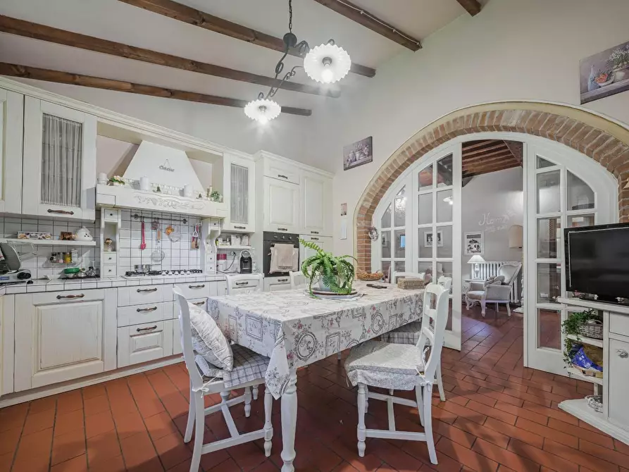 Immagine 9 di Rustico / casale in vendita  a Crespina Lorenzana