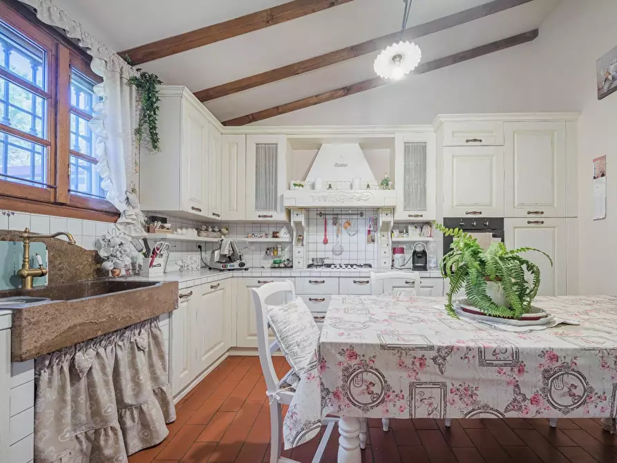 Immagine 10 di Rustico / casale in vendita  a Crespina Lorenzana