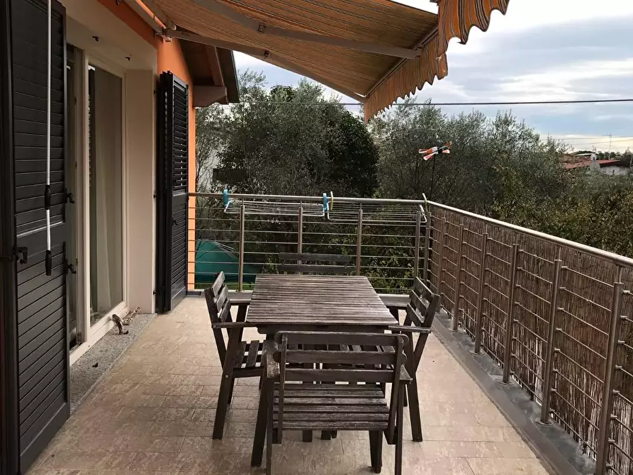 Immagine 7 di Villa in vendita  a Massa