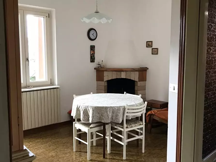 Immagine 38 di Villa in vendita  a Massa