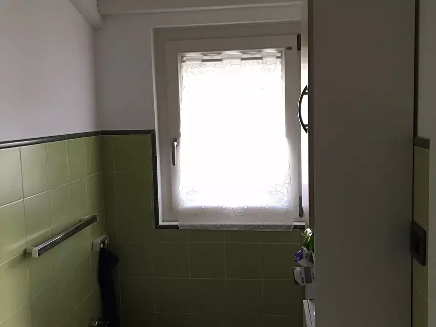 Immagine 10 di Villa in vendita  a Massa