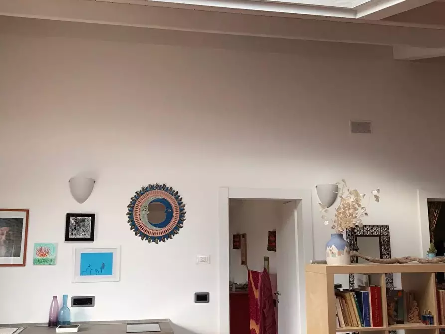 Immagine 25 di Villa in vendita  a Massa