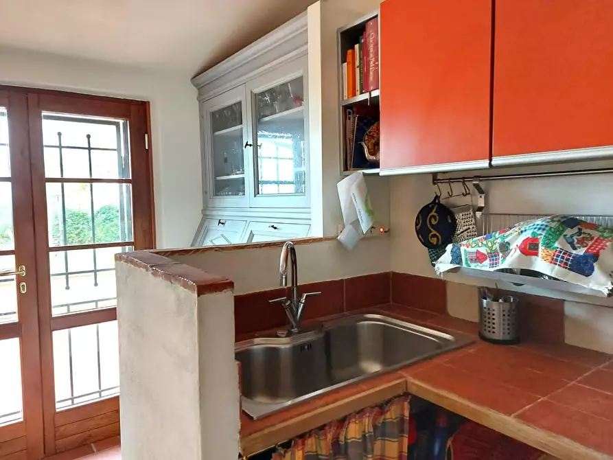 Immagine 6 di Villa in vendita  a Siena