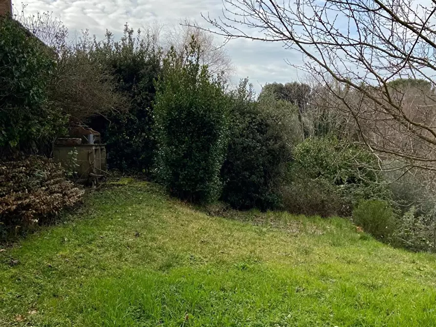Immagine 23 di Villa in vendita  a Siena