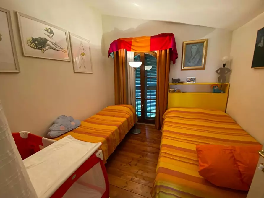 Immagine 18 di Villa in vendita  a Siena