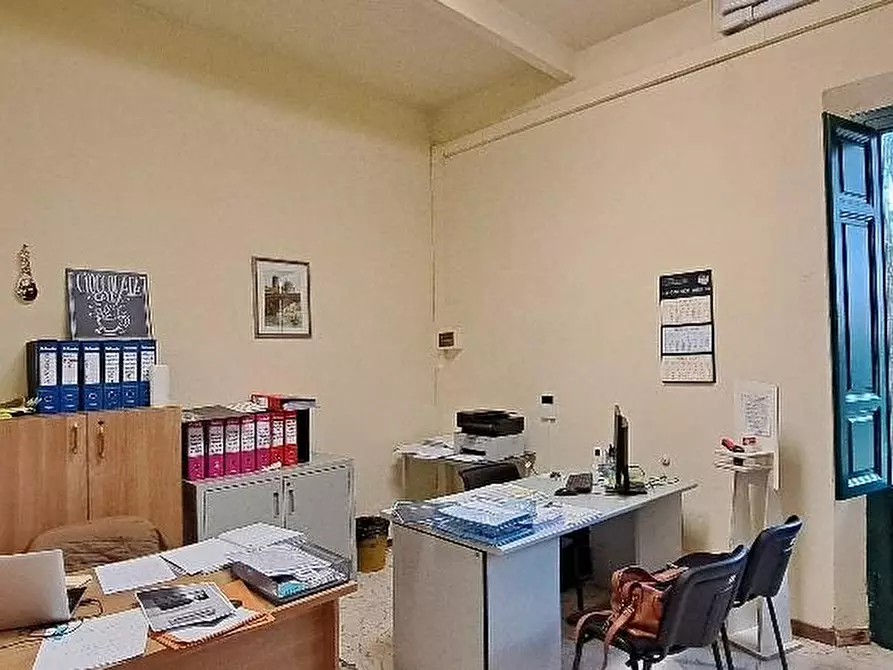 Immagine 8 di Ufficio in affitto  a Cascina